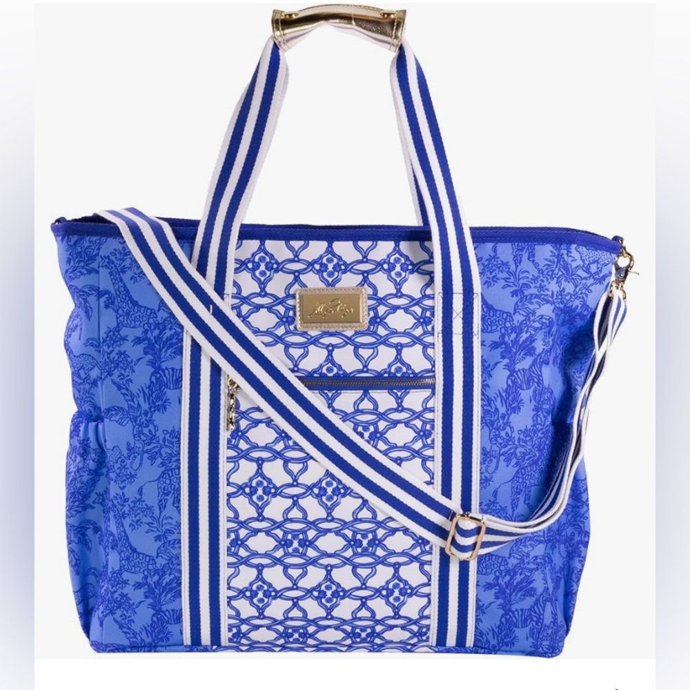 Gorgeous Lilly Pulitzer cooler/beach bag and White